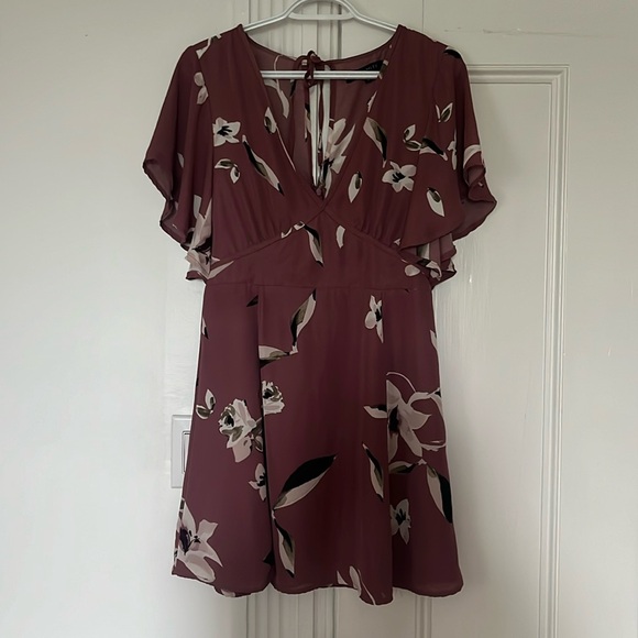 Dynamite Floral Dress - Picture 1 of 3